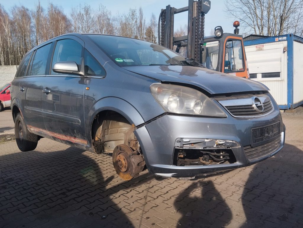 auto w stacji demontażu pojazdów